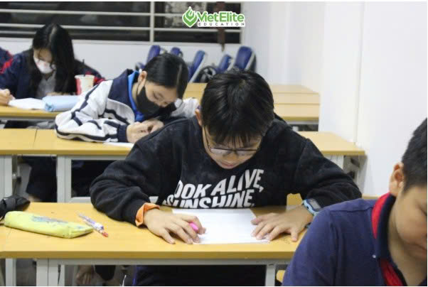 Lộ trình thi chuyên Toán từ lớp 6–9 tại VietElite