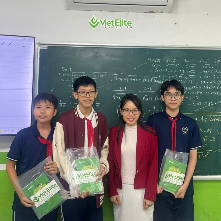 Phụ huynh yên tâm khi giáo viên VietElite đồng hành cùng con