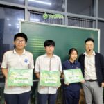 Khen thưởng học sinh VietElite sau bài kiểm tra định kỳ