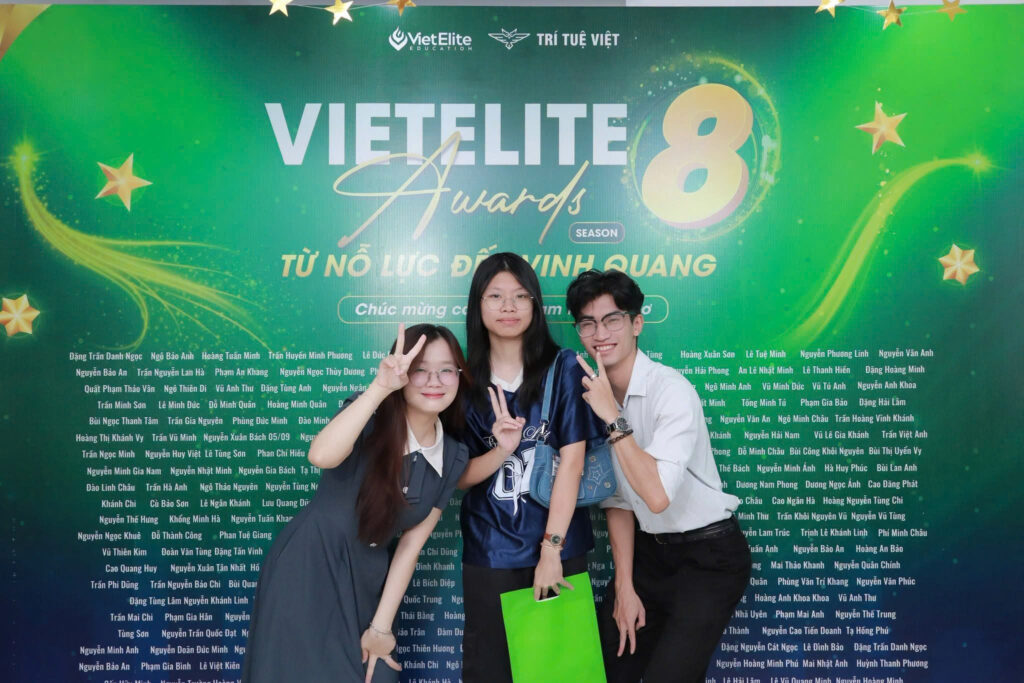 Những khoảnh khắc đáng nhớ tại Lễ vinh danh VietElite Award Season 8.