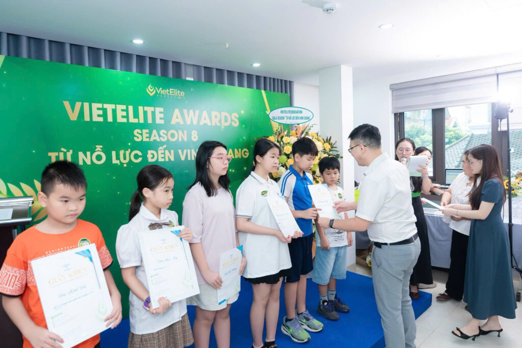 Khoảnh khắc ấn tượng tại VietElite Award Season 8