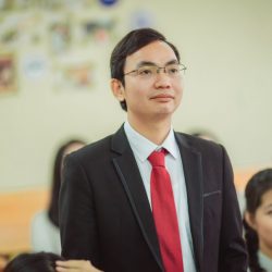 Thầy-Vương-Văn-Huệ-2 (1) Thầy-Vương-Văn-Huệ-2 (1)